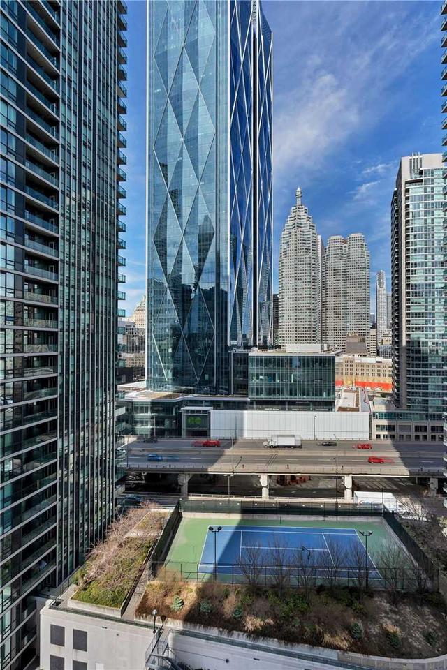 1611 - 12 Yonge St, Condo with 1 bedrooms, 1 bathrooms and 1 parking in Toronto ON | Image 14