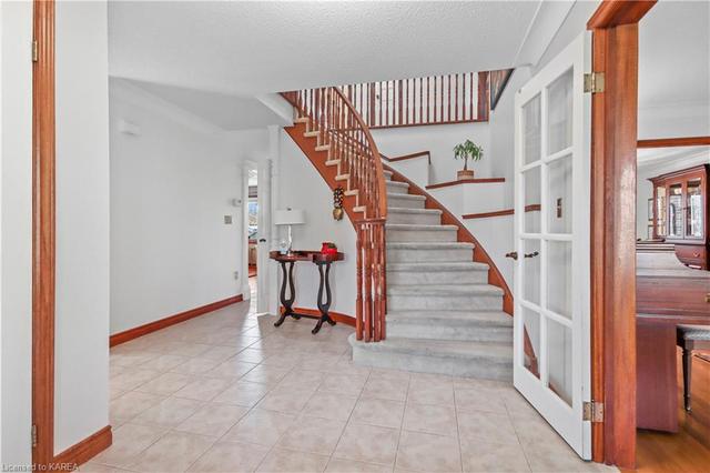 995 Auden Park Drive, House detached with 6 bedrooms, 3 bathrooms and 6 parking in Kingston ON | Image 34
