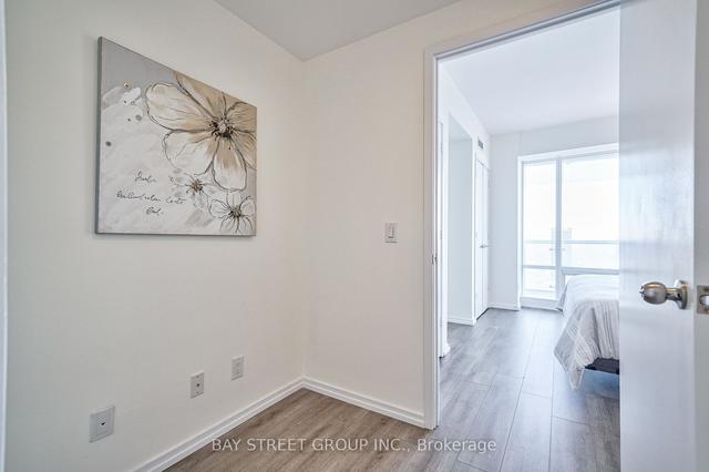5001 - 1 Bloor St E, Condo with 2 bedrooms, 3 bathrooms and 1 parking in Toronto ON | Image 6