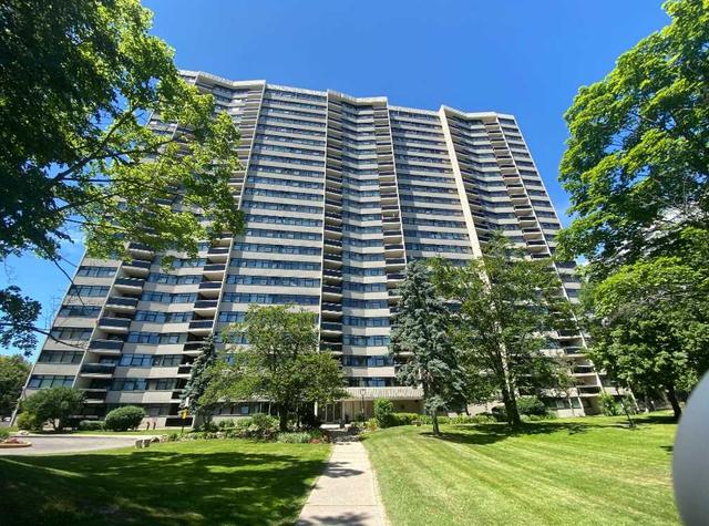 1003 - 100 Echo Point Dr, Condo with 3 bedrooms, 2 bathrooms and 1 parking in Toronto ON | Image 12