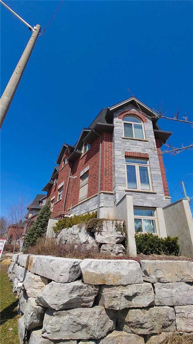 b - 489 East Ave, Townhouse with 2 bedrooms, 2 bathrooms and 1 parking in Kitchener ON | Image 34