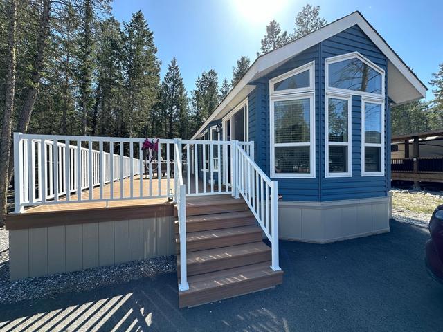 118 - 5478 Highway 93/95, Home with 2 bedrooms, 2 bathrooms and 3 parking in East Kootenay F BC | Image 4