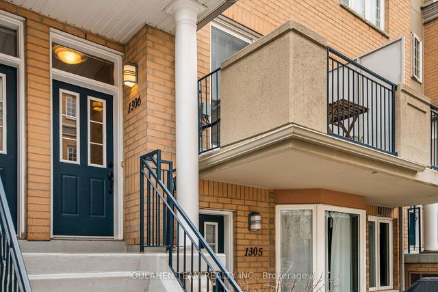 1306 - 28 Sommerset Way, Townhouse with 3 bedrooms, 3 bathrooms and 1 parking in Toronto ON | Image 23