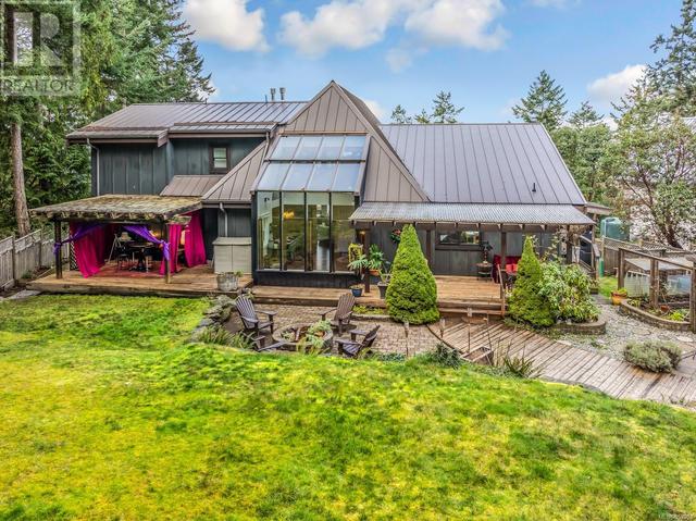 868 Chichester Rd W, House detached with 5 bedrooms, 3 bathrooms and 4 parking in Nanaimo B BC | Image 1