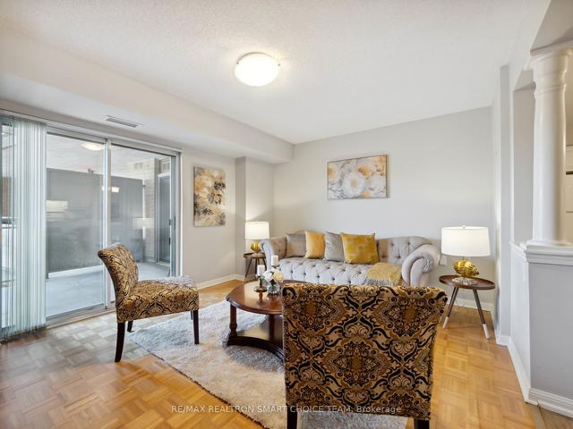 319 - 2506 Rutherford Rd, Condo with 2 bedrooms, 2 bathrooms and 0 parking in Vaughan ON | Image 5
