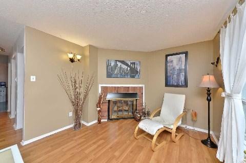 16 - 200 Murison Blvd, Townhouse with 3 bedrooms, 2 bathrooms and 2 parking in Toronto ON | Image 8