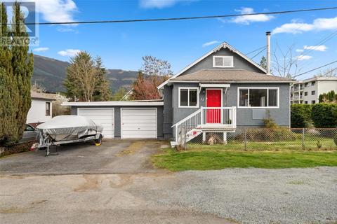33 Coronation St, House detached with 3 bedrooms, 2 bathrooms and 2 parking in Lake Cowichan BC | Card Image