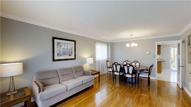 11 St John's Crt, House detached with 3 bedrooms, 4 bathrooms and 5 parking in Uxbridge ON | Image 5