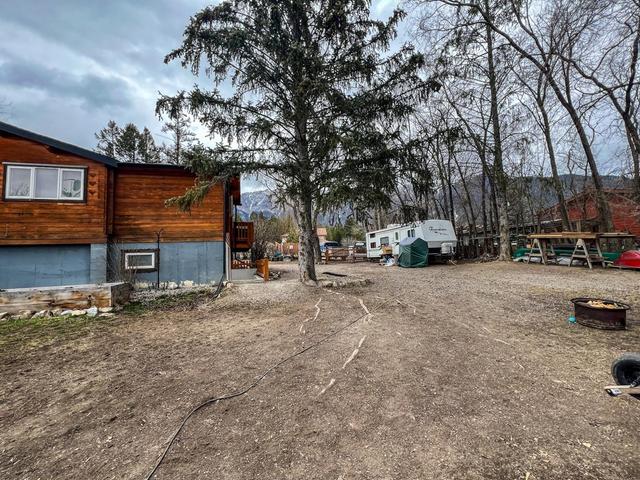 4848 Hammond Avenue, House detached with 4 bedrooms, 2 bathrooms and 8 parking in East Kootenay G BC | Image 39