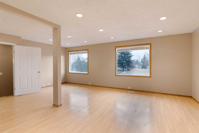 275 Dovercliffe Way Se, House detached with 5 bedrooms, 2 bathrooms and 2 parking in Calgary AB | Image 10