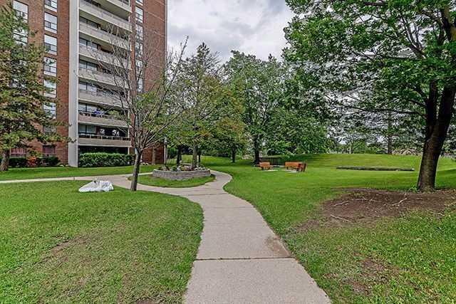 1012 - 4 Kings Cross Rd, Condo with 3 bedrooms, 2 bathrooms and 2 parking in Brampton ON | Image 19