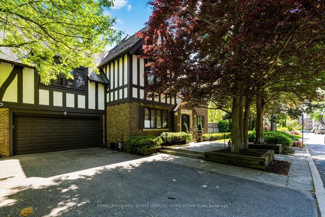 23 Dewbourne Ave, House detached with 7 bedrooms, 8 bathrooms and 4 parking in Toronto ON | Image 23