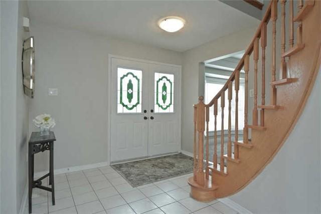 86 Kennett Dr, House detached with 4 bedrooms, 3 bathrooms and 2 parking in Whitby ON | Image 2