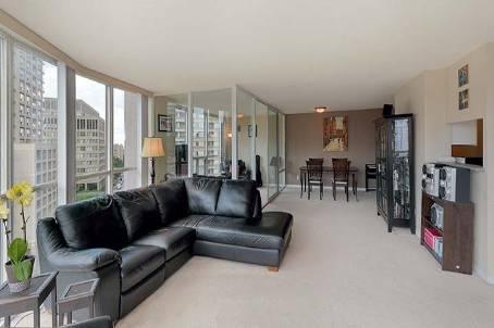 1013 - 24 Wellesley St W, Condo with 2 bedrooms, 2 bathrooms and 1 parking in Toronto ON | Image 3