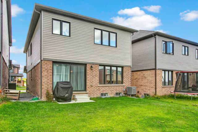 14 Scarletwood St, House detached with 4 bedrooms, 3 bathrooms and 2 parking in Hamilton ON | Image 18