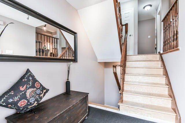 46 Forest Point Dr, House detached with 3 bedrooms, 3 bathrooms and 1 parking in Toronto ON | Image 3
