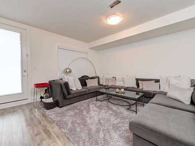pt 2 - 663 Oxford St, House detached with 3 bedrooms, 4 bathrooms and 3 parking in Toronto ON | Image 27