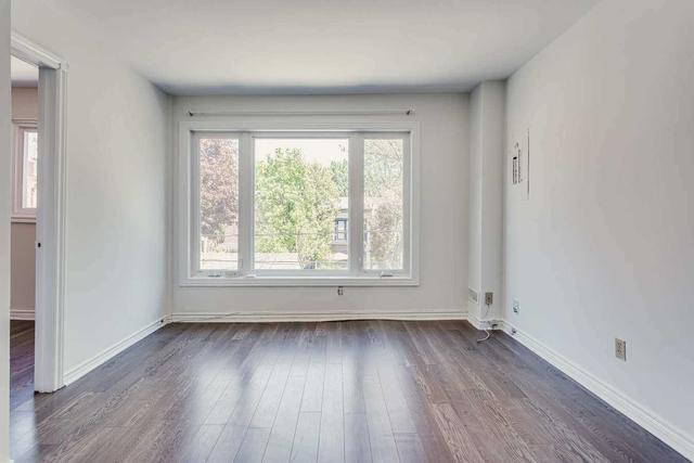 unit 1 - 212 Milan St, House detached with 5 bedrooms, 3 bathrooms and 2 parking in Toronto ON | Image 2