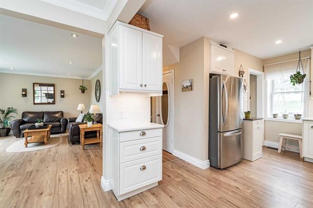384 Oakhill Dr, House detached with 3 bedrooms, 5 bathrooms and 6 parking in Brant ON | Image 3