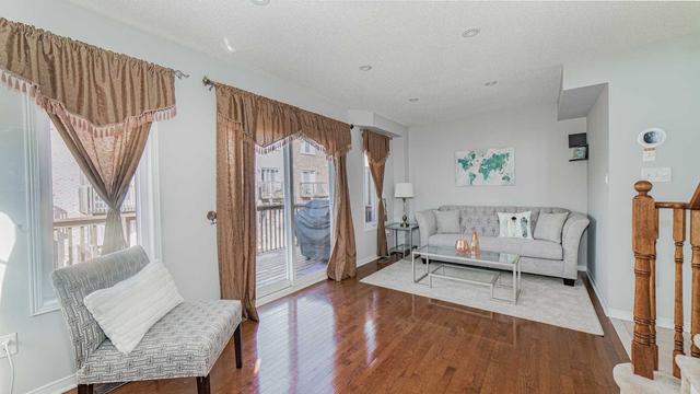 3262 Redpath Circ, House attached with 3 bedrooms, 3 bathrooms and 2 parking in Mississauga ON | Image 17