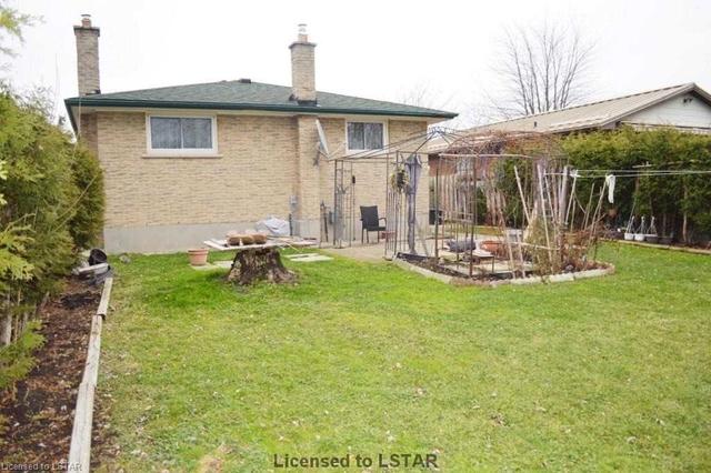1213 Ernest Ave, House detached with 3 bedrooms, 2 bathrooms and 1 parking in London ON | Image 9