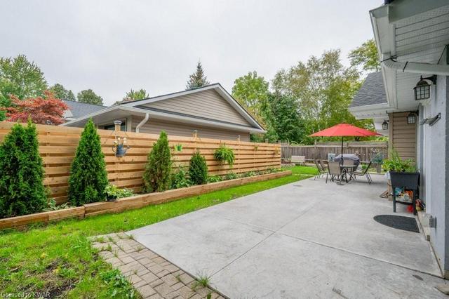 711 Westmount Road W, House detached with 2 bedrooms, 3 bathrooms and 4 parking in Kitchener ON | Image 35