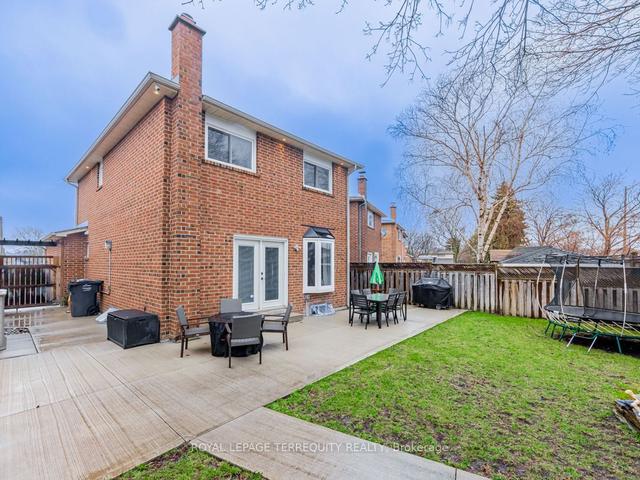 26 Huntley Crt, House detached with 3 bedrooms, 3 bathrooms and 5 parking in Brampton ON | Image 24