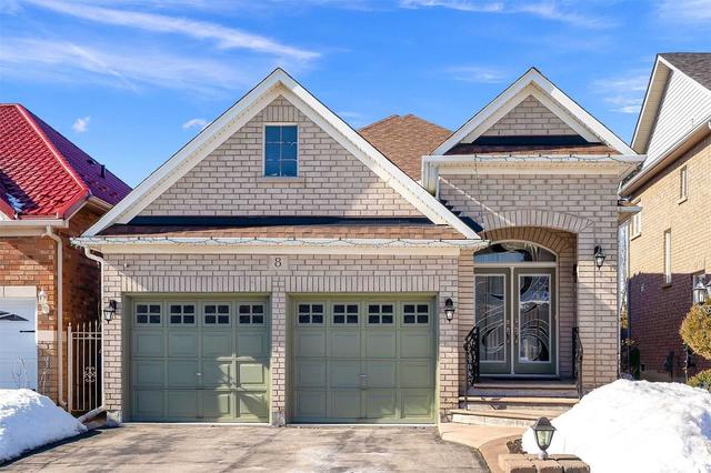 8 Bonistel Cres, House detached with 2 bedrooms, 3 bathrooms and 6 parking in Brampton ON | Image 1