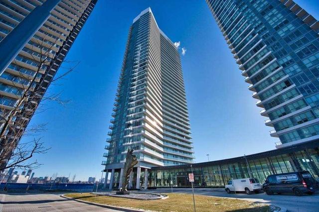 601 - 117 Mcmahon Dr, Condo with 1 bedrooms, 1 bathrooms and 1 parking in Toronto ON | Image 1