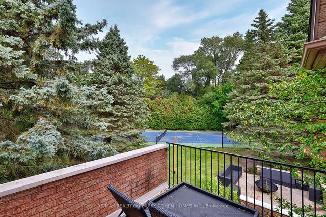 3 Hyde Park Circ, House detached with 4 bedrooms, 9 bathrooms and 9 parking in Toronto ON | Image 18