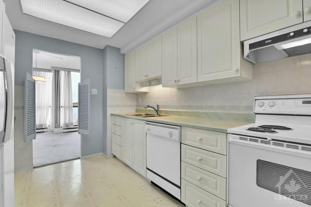 502 - 727 Richmond Road, Condo with 2 bedrooms, 2 bathrooms and 1 parking in Ottawa ON | Image 10