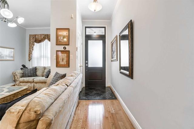 541 Ossington Ave, House semidetached with 4 bedrooms, 3 bathrooms and 2 parking in Toronto ON | Image 16