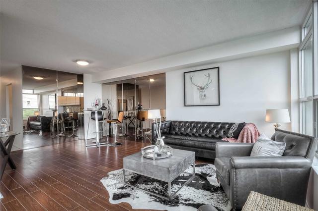 1001 - 2365 Kennedy Rd, Condo with 2 bedrooms, 2 bathrooms and 1 parking in Toronto ON | Image 14