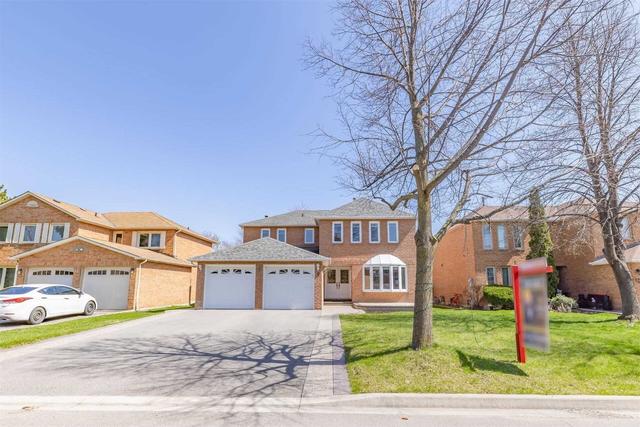 9 Cox Cres, House detached with 4 bedrooms, 3 bathrooms and 8 parking in Brampton ON | Image 1