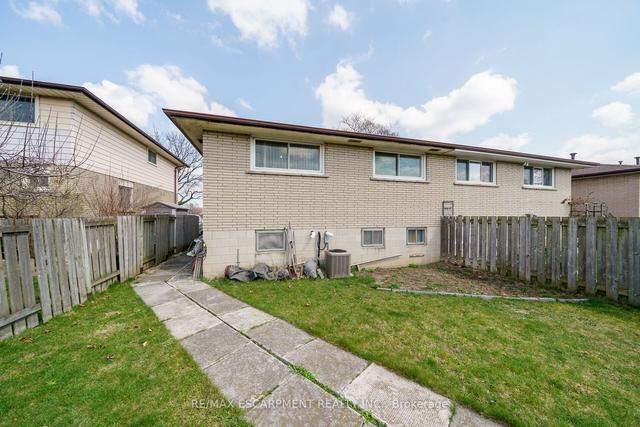 70 San Antonio Dr, House semidetached with 3 bedrooms, 1 bathrooms and 5 parking in Hamilton ON | Image 27