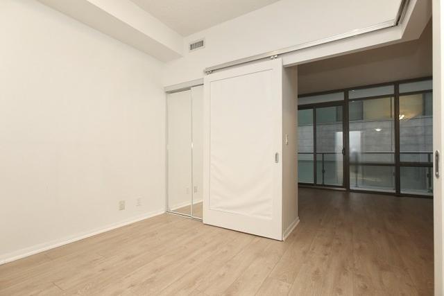 401 - 832 Bay St, Condo with 1 bedrooms, 1 bathrooms and 0 parking in Toronto ON | Image 20