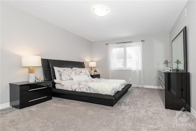125 Eric Maloney Way, Townhouse with 3 bedrooms, 3 bathrooms and 3 parking in Ottawa ON | Image 14