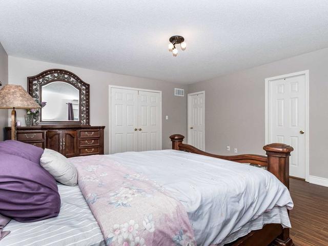 383 Hobbs Cres, House attached with 3 bedrooms, 3 bathrooms and 2 parking in Milton ON | Image 33