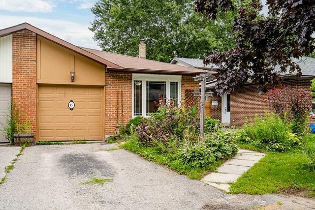 45 Maplehurst Cres, House semidetached with 2 bedrooms, 1 bathrooms and 3 parking in Barrie ON | Card Image