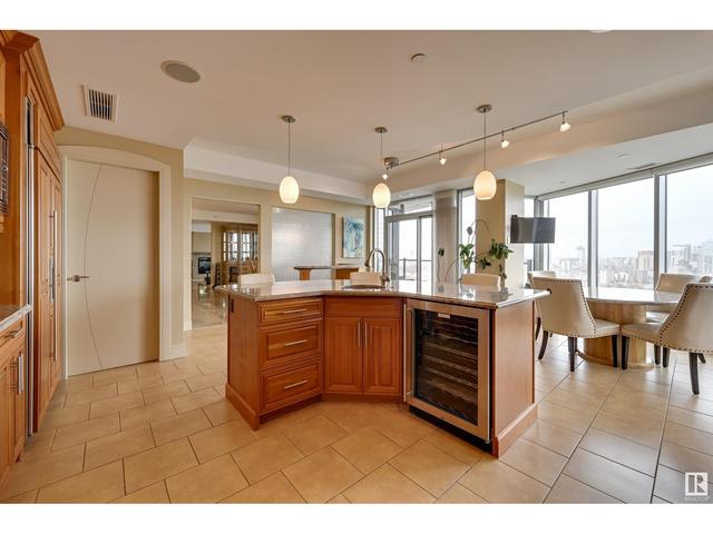 1900 - 10035 Saskatchewan Dr Nw, Condo with 3 bedrooms, 4 bathrooms and 5 parking in Edmonton AB | Image 23