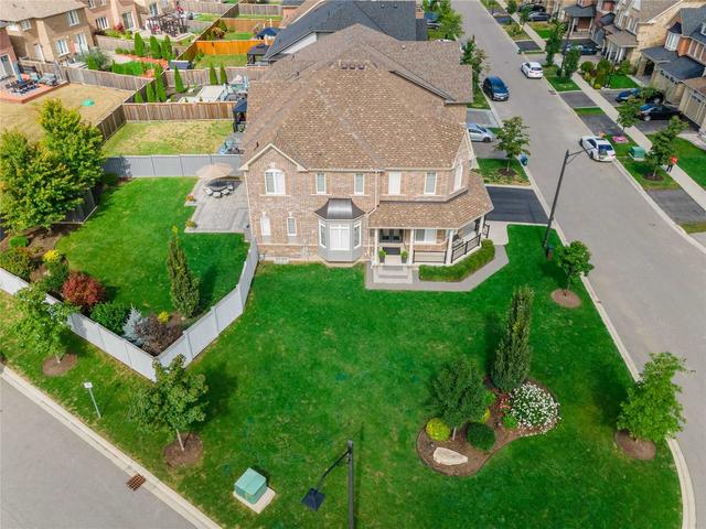 19 Rumbellow Cres, House detached with 4 bedrooms, 4 bathrooms and 4 parking in Ajax ON | Image 36