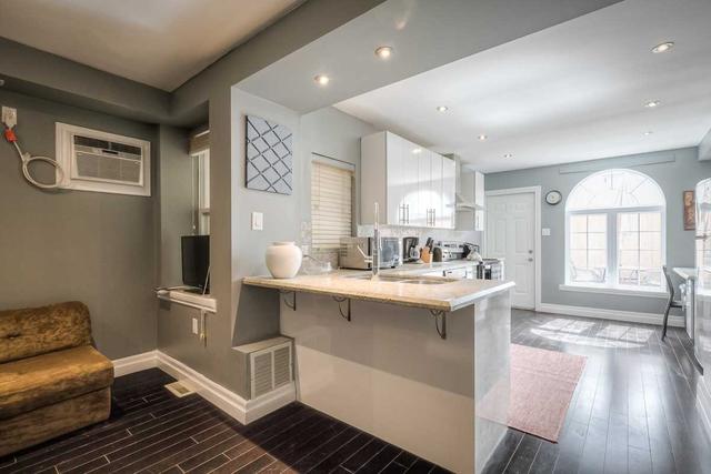 1531 Queen St E, House semidetached with 3 bedrooms, 4 bathrooms and 0 parking in Toronto ON | Image 34