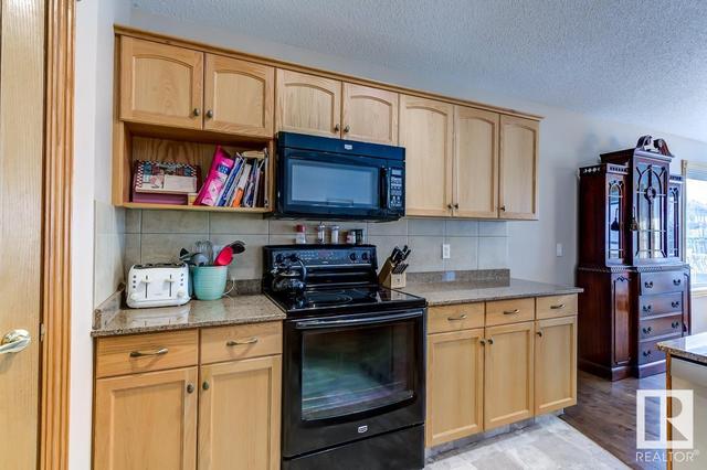 20756 90 Av Nw Nw, House detached with 4 bedrooms, 3 bathrooms and 4 parking in Edmonton AB | Image 9