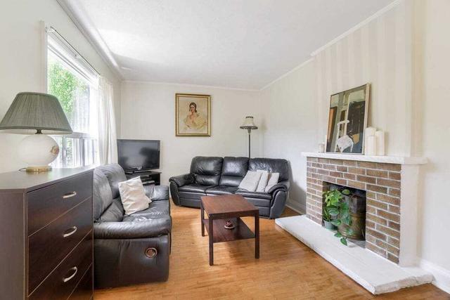 2 Mulvey Ave, House detached with 2 bedrooms, 2 bathrooms and 3 parking in Toronto ON | Image 14