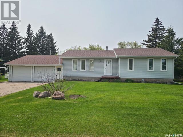 104 Alexander Street, House detached with 4 bedrooms, 2 bathrooms and null parking in Wawota SK | Image 1