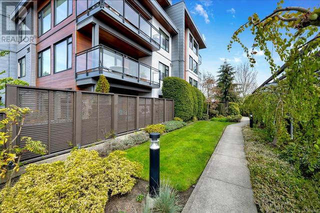 209 - 3811 Rowland Ave, Condo with 1 bedrooms, 1 bathrooms and 1 parking in Saanich BC | Image 26