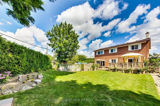 18 Terryellen Cres, House detached with 4 bedrooms, 3 bathrooms and 6 parking in Toronto ON | Image 20