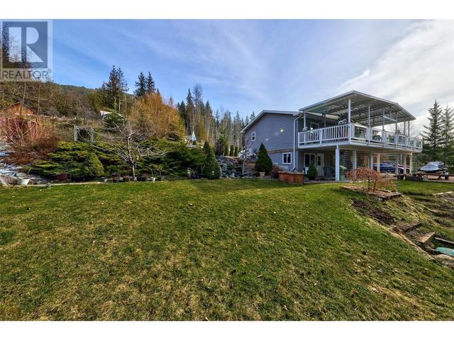 2715 Fraser Road, House other with 3 bedrooms, 3 bathrooms and 6 parking in Columbia Shuswap F BC | Image 29