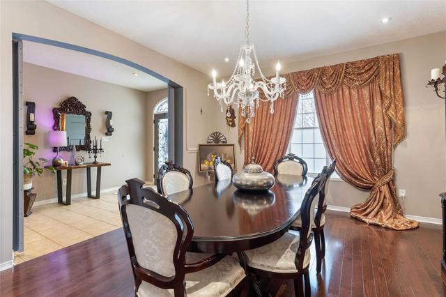 49 Webb Ave, House detached with 2 bedrooms, 3 bathrooms and 4 parking in Brantford ON | Image 2