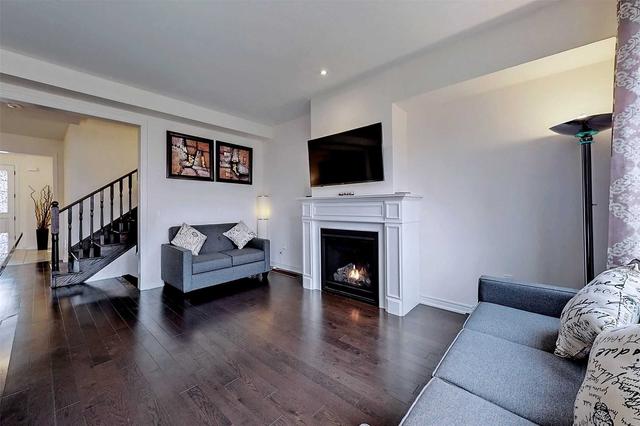 32 Heming Tr, House attached with 3 bedrooms, 3 bathrooms and 3 parking in Hamilton ON | Image 34